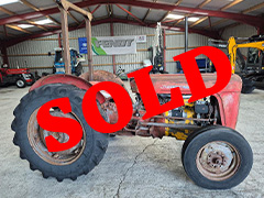 Side View of the MASSEY FERGUSON 35