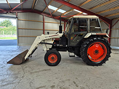 Side view of the white DAVID BROWN 1294 tractor