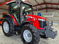 Side View of the MASSEY FERGUSON 5709